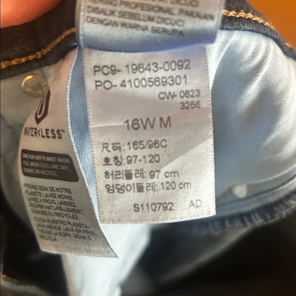 Levi’s 311 Shaping Skinny Jeans - Picture 4 of 4